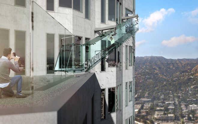 На самом высоком здании Лос-Анджелеса построят стеклянную горку