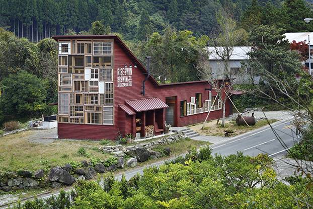 Лучшее экологичное здание 2016: паб Kamikatz в Токусиме, Япония