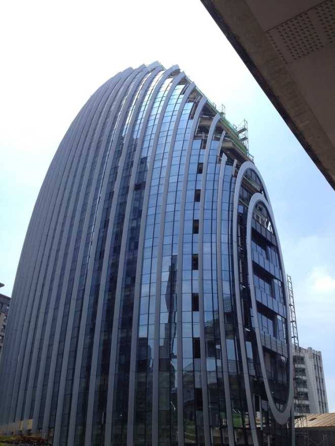 Здание в форме гальки в Тайбее