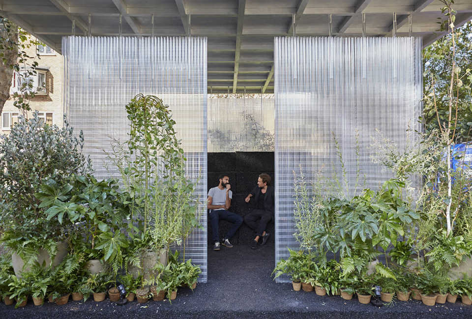 На Лондонском фестивале дизайна Асиф Хан исследует возможности «третьих мест» с помощью «жилых лесов MINI»