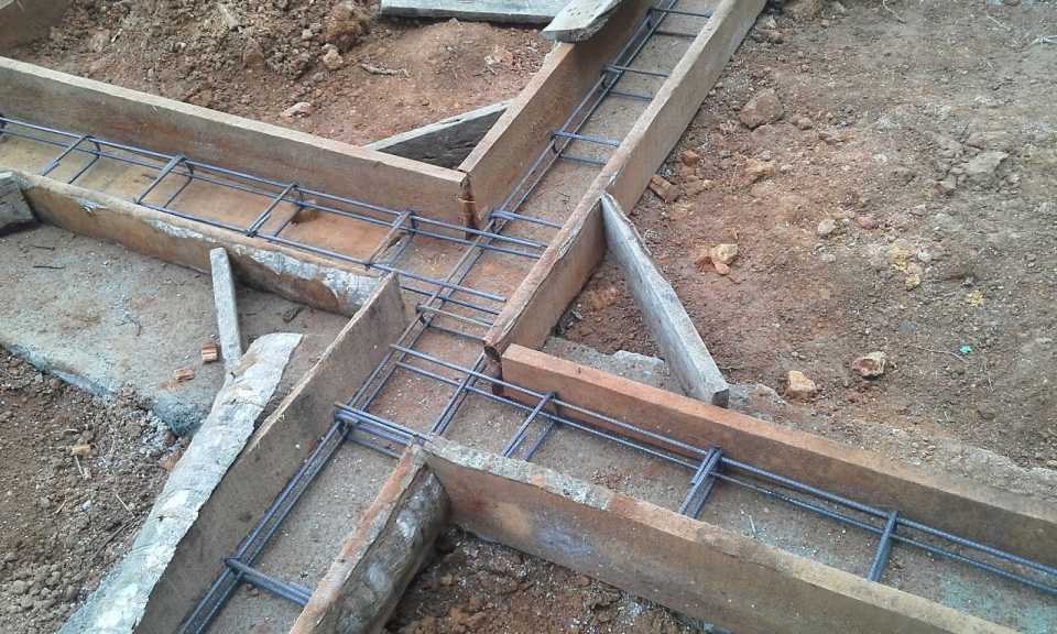 Как рассчитать количество бетона для заливки ленточного фундамента