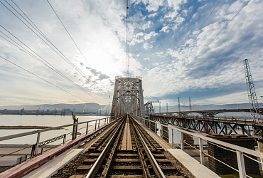 В Иркутской области реконструируют мост через реку Бирюсу