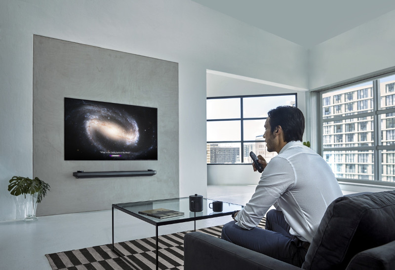 Компания LG представляет новые флагманские телевизоры с технологией ThinQ AI на выставке CES 2019